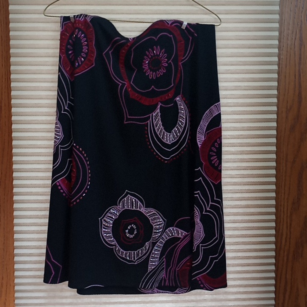 New York & Company medium pull on skirt